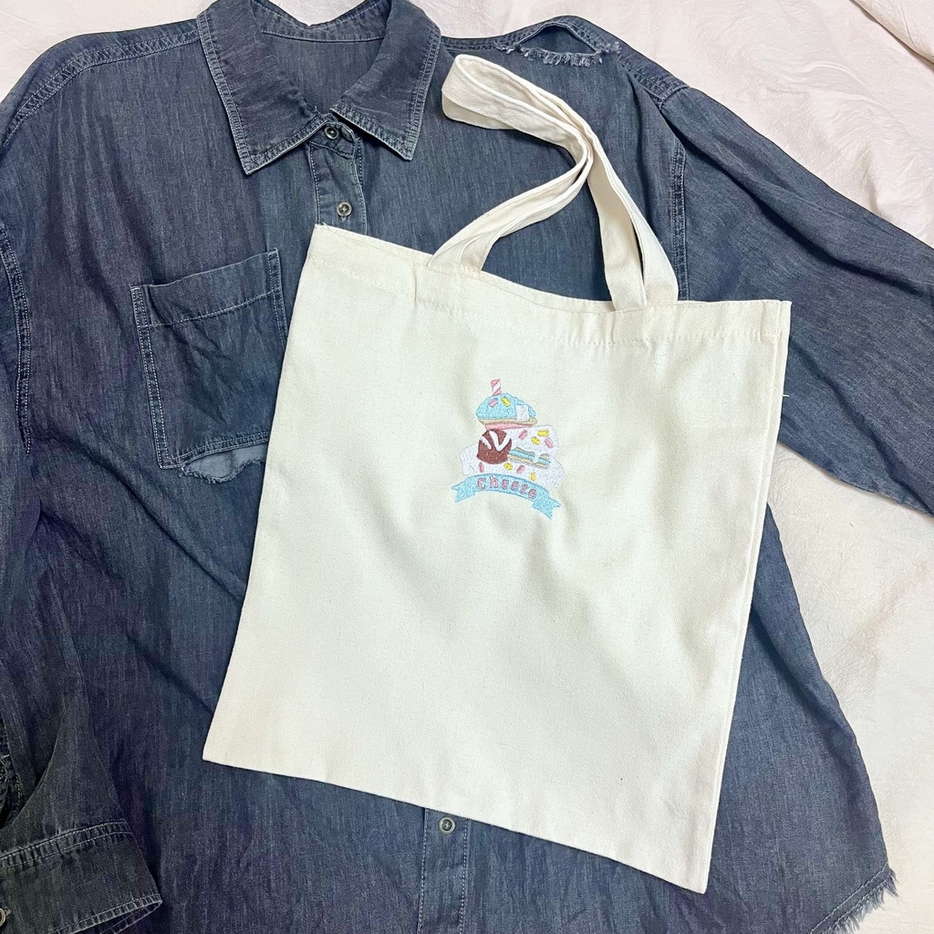 墓守「チーズ」のA4がすっぽり入るトートバッグ