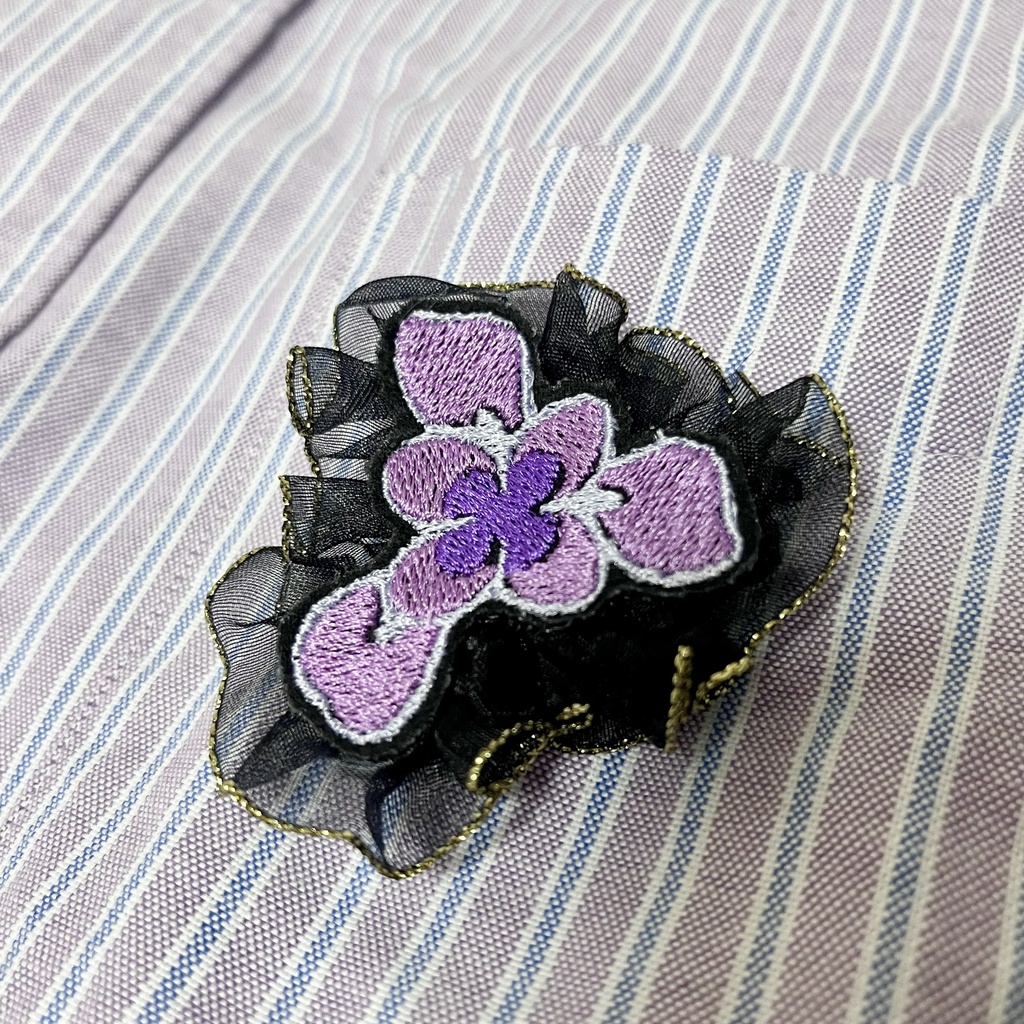 墓守イチハツ刺繍フリルブローチ(ミニバージョン)