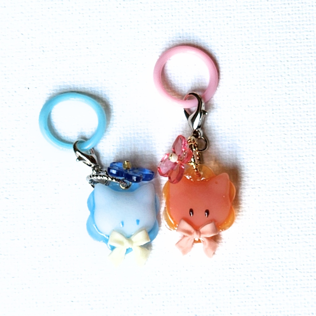 概念 ネコちゃんめじるしチャーム