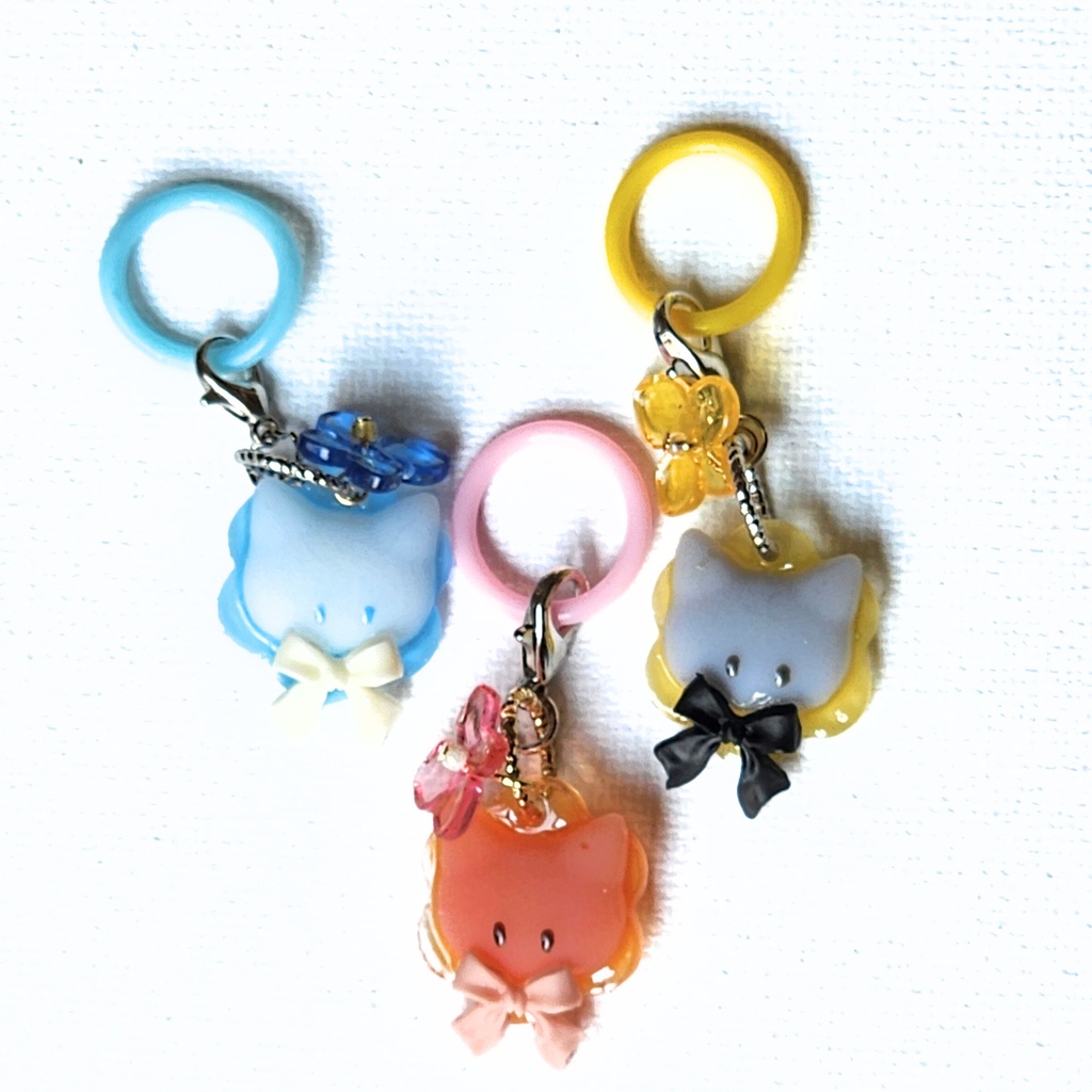 概念 ネコちゃんめじるしチャーム