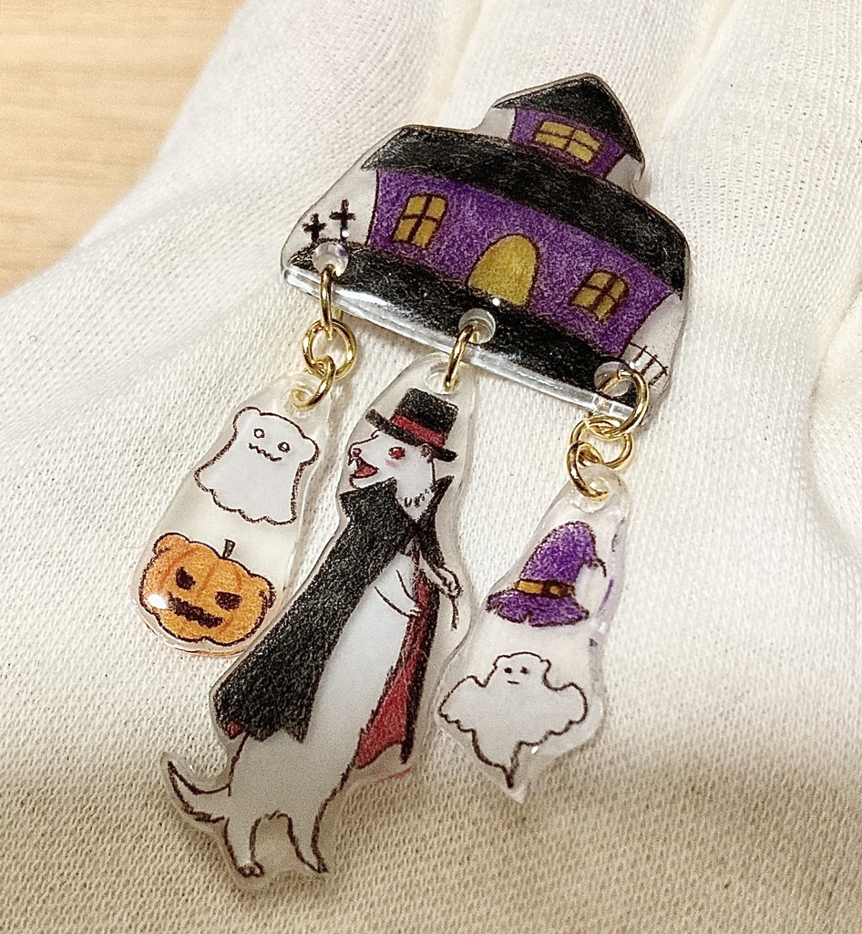 「トリック・オア・フェレット!」ブローチ