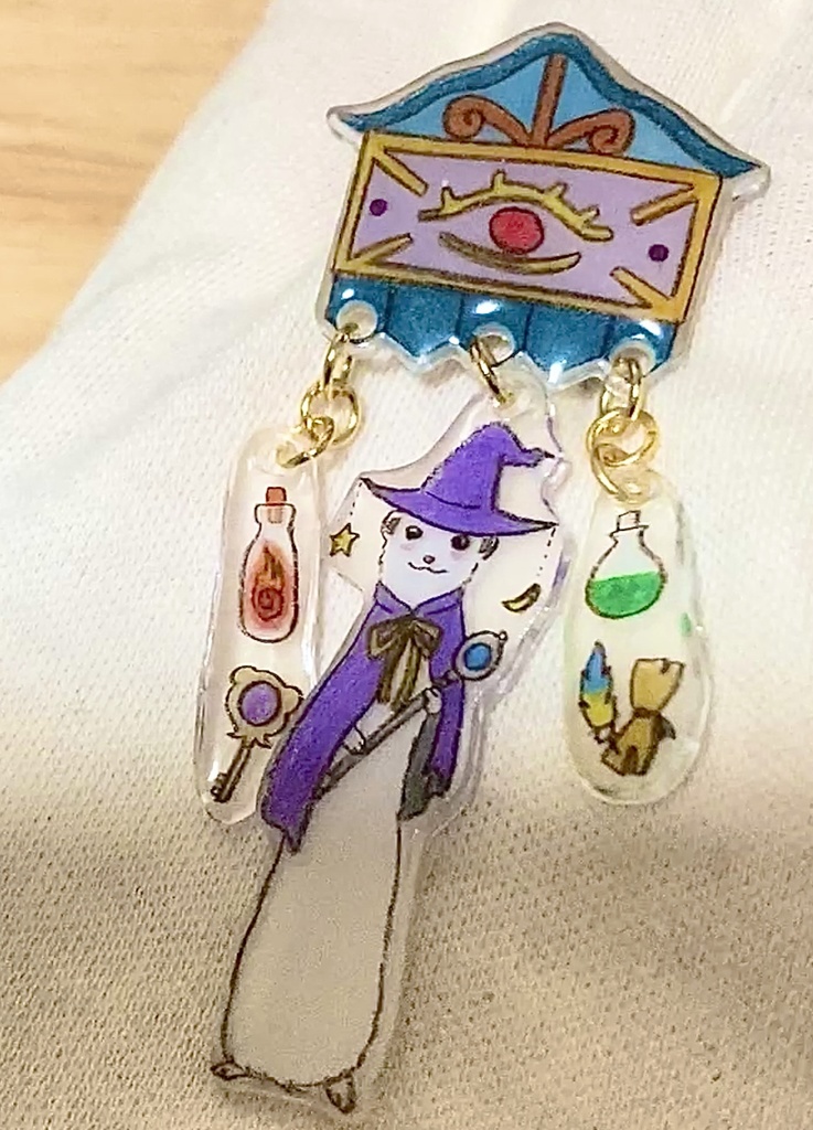 月夜にひらくフェレット店主の魔法屋ブローチ