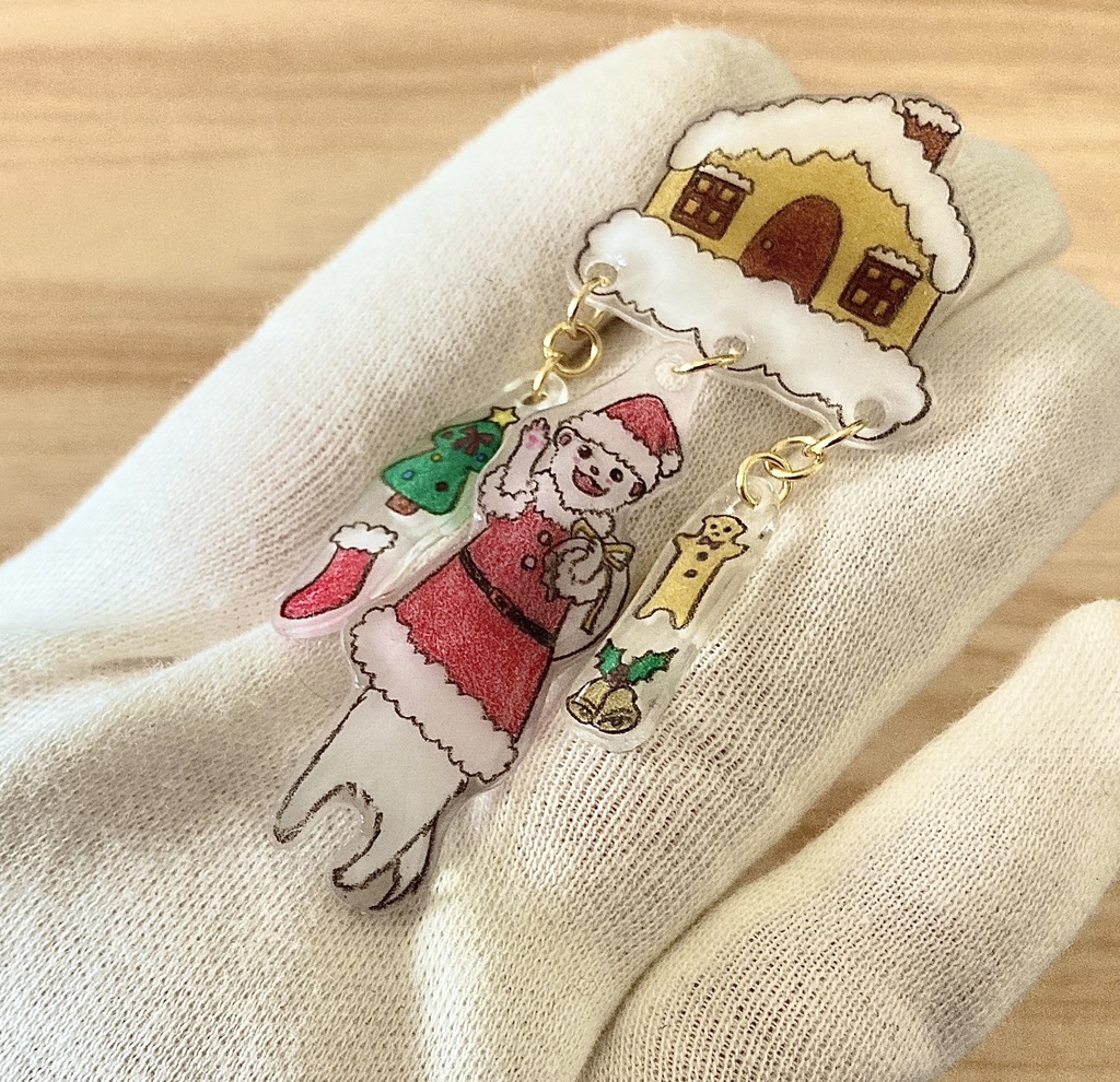 サンタフェレットとクリスマスのおうちブローチ