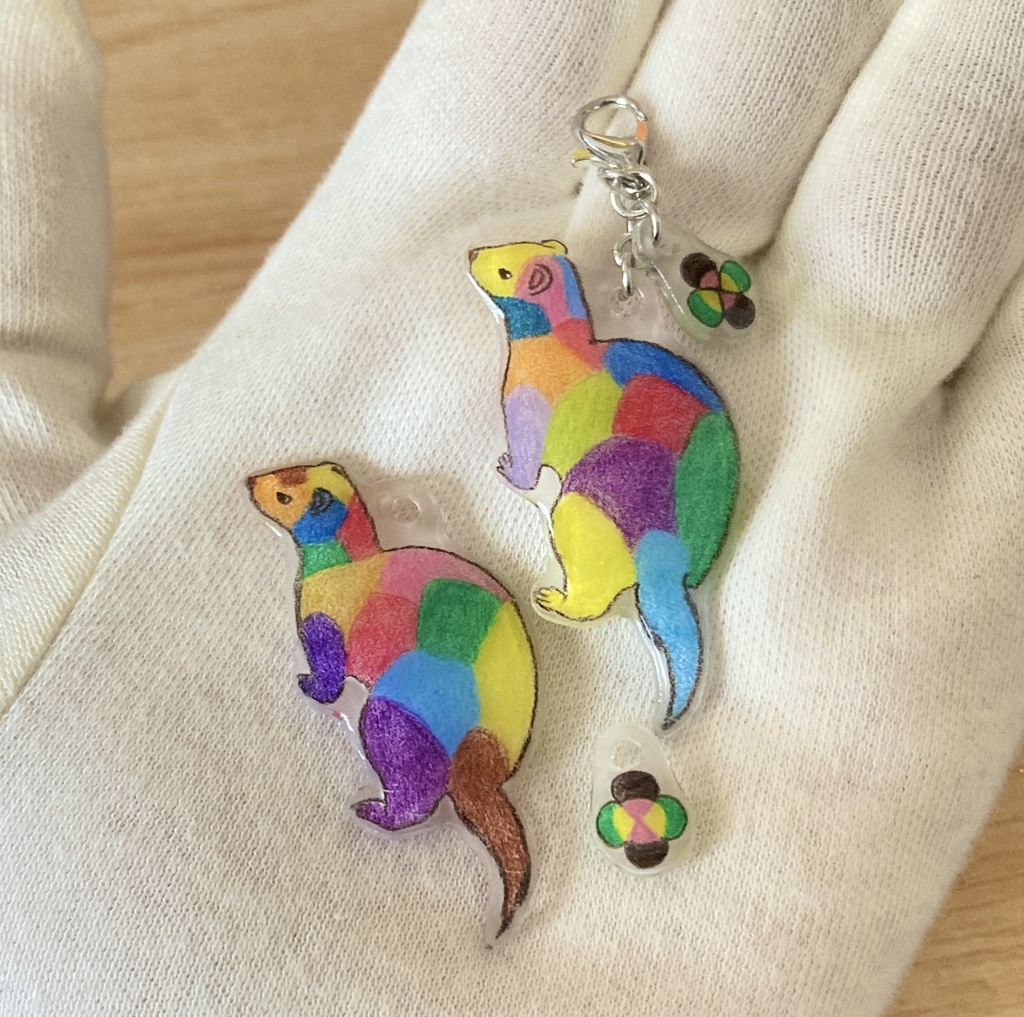 しあわせ四葉とカラフルフェレットチャーム