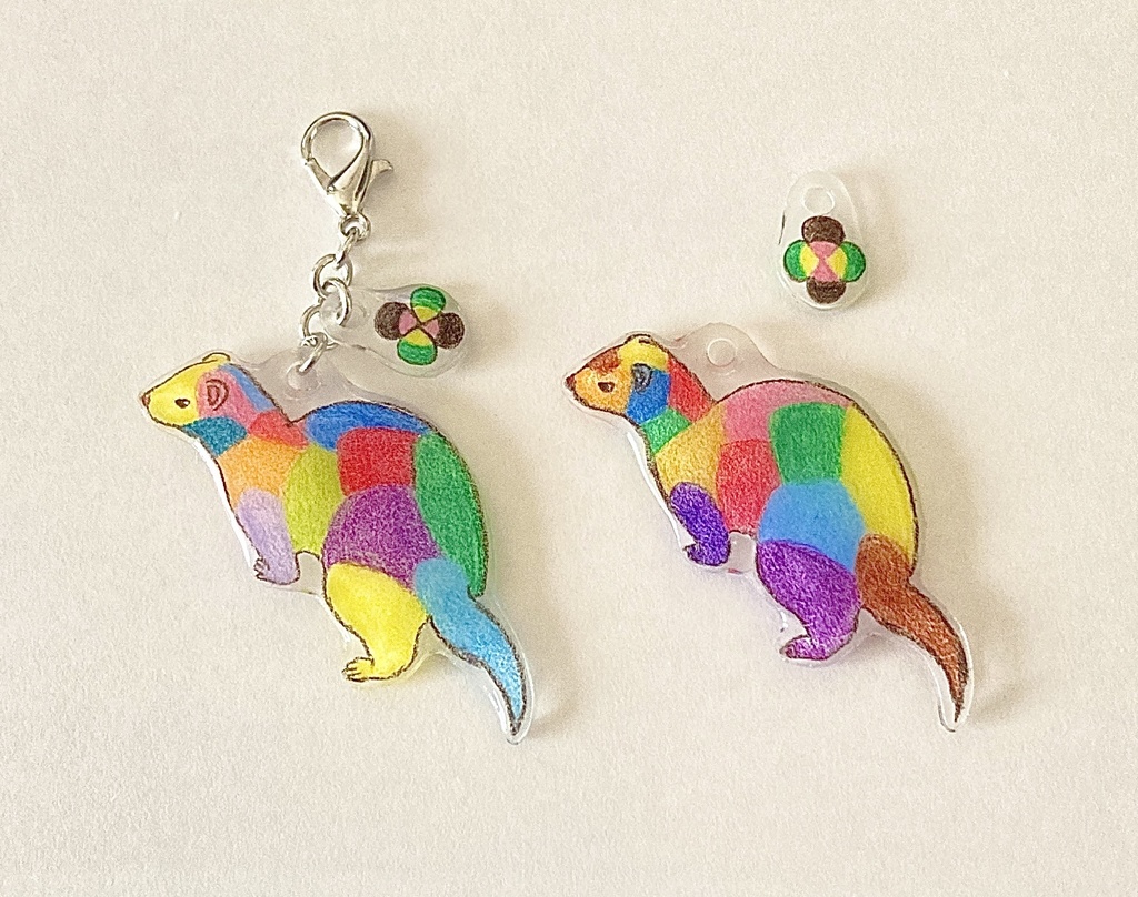 しあわせ四葉とカラフルフェレットチャーム