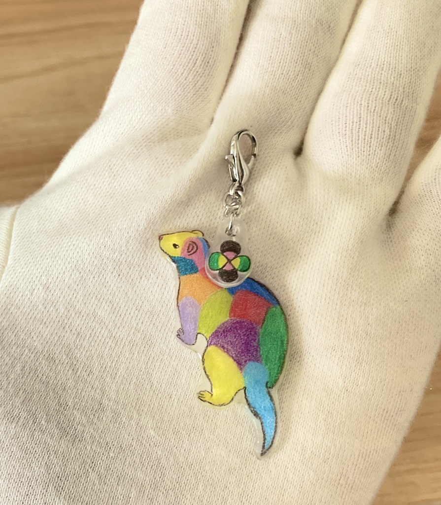 しあわせ四葉とカラフルフェレットチャーム