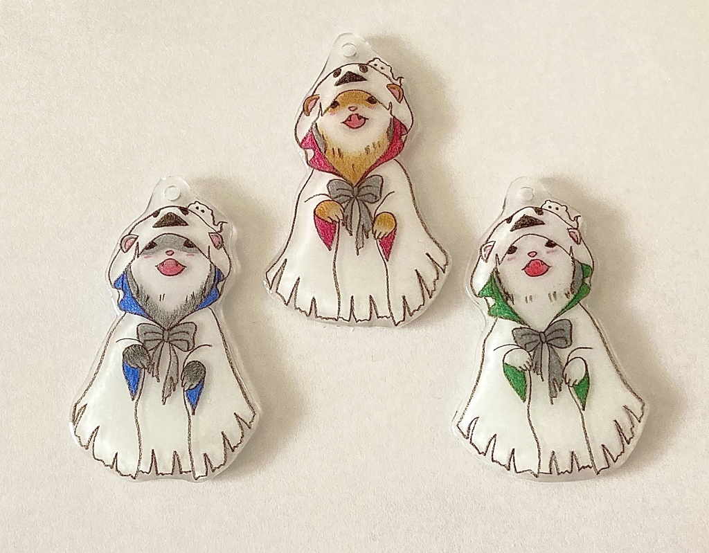 ちいさなともだちとフェレットさんのふわふわおばけチャーム