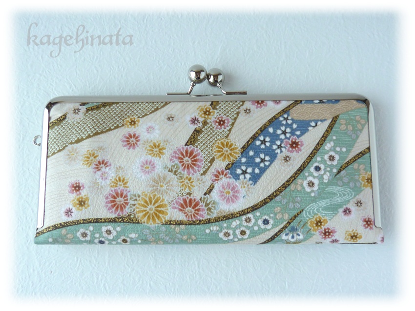 がま口長財布(和柄:花と流水 青系)