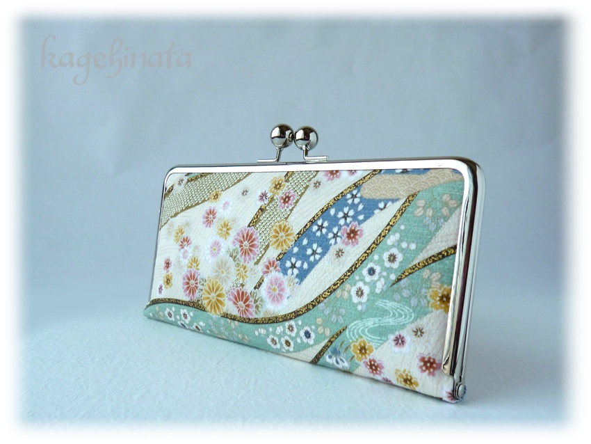 がま口長財布(和柄:花と流水 青系)