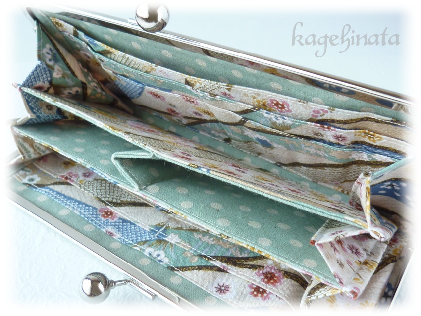 がま口長財布(和柄:花と流水 青系)