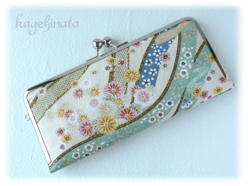 がま口長財布(和柄:花と流水 青系)