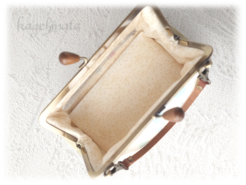 一緒におでかけ!もちマスポーチ(カラフルしずく:くすみグリーン)