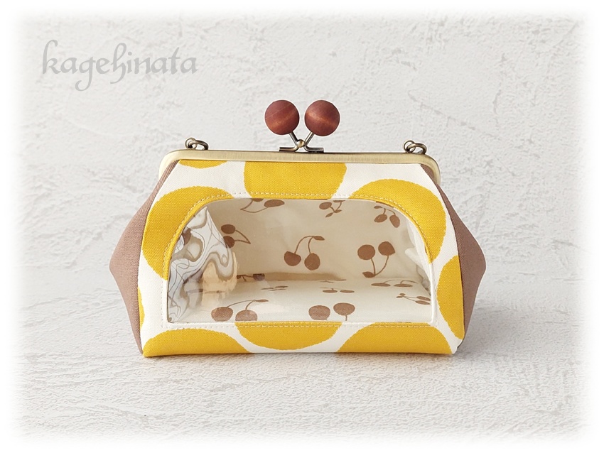 一緒におでかけ!もちマスポーチ(にじみ水玉:イエロー)