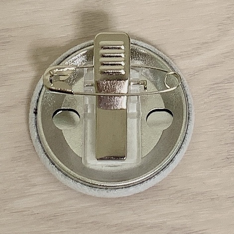 【残り僅か!再販なし】碑璻みりゅうSD 缶バッジ(桃肌) 38mm 【SD ドラゴン着ぐるみver.】