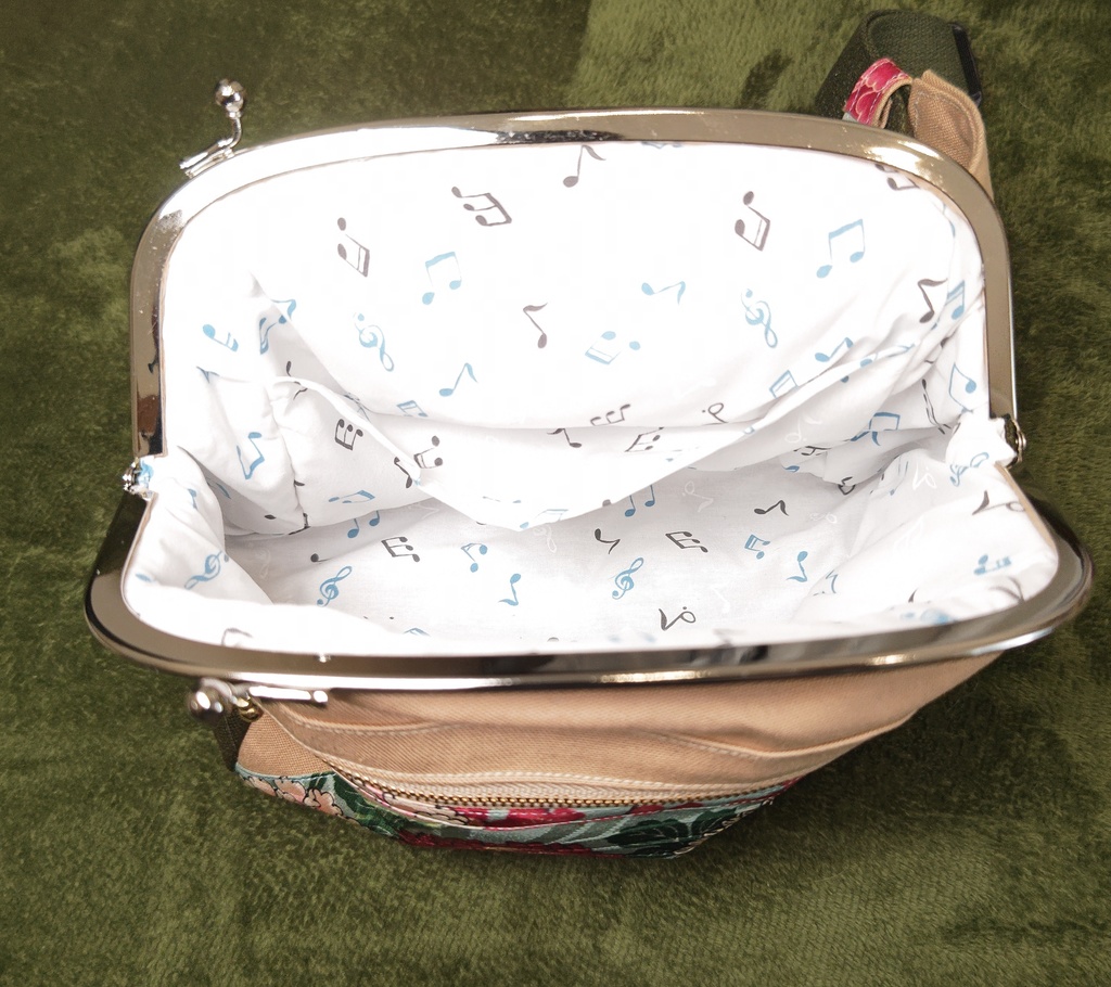 【SALE】☆がま口ボディバッグ兼ウエストバッグ(人間さん用)☆