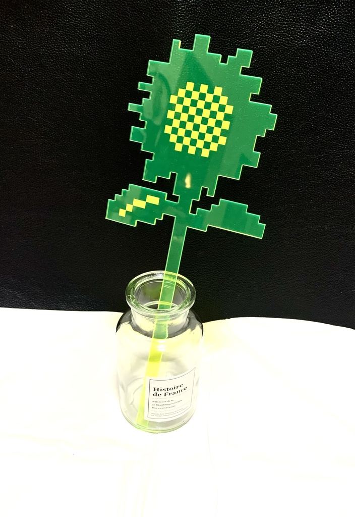 飾れるドット絵のひまわり