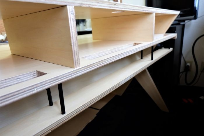 OUTPUT「Platform」風デスク設計図