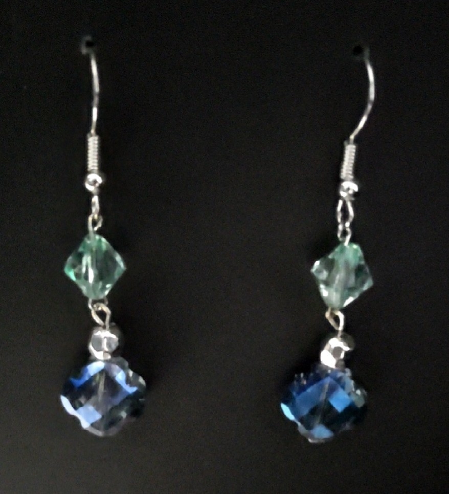 実義概念ピアス 02