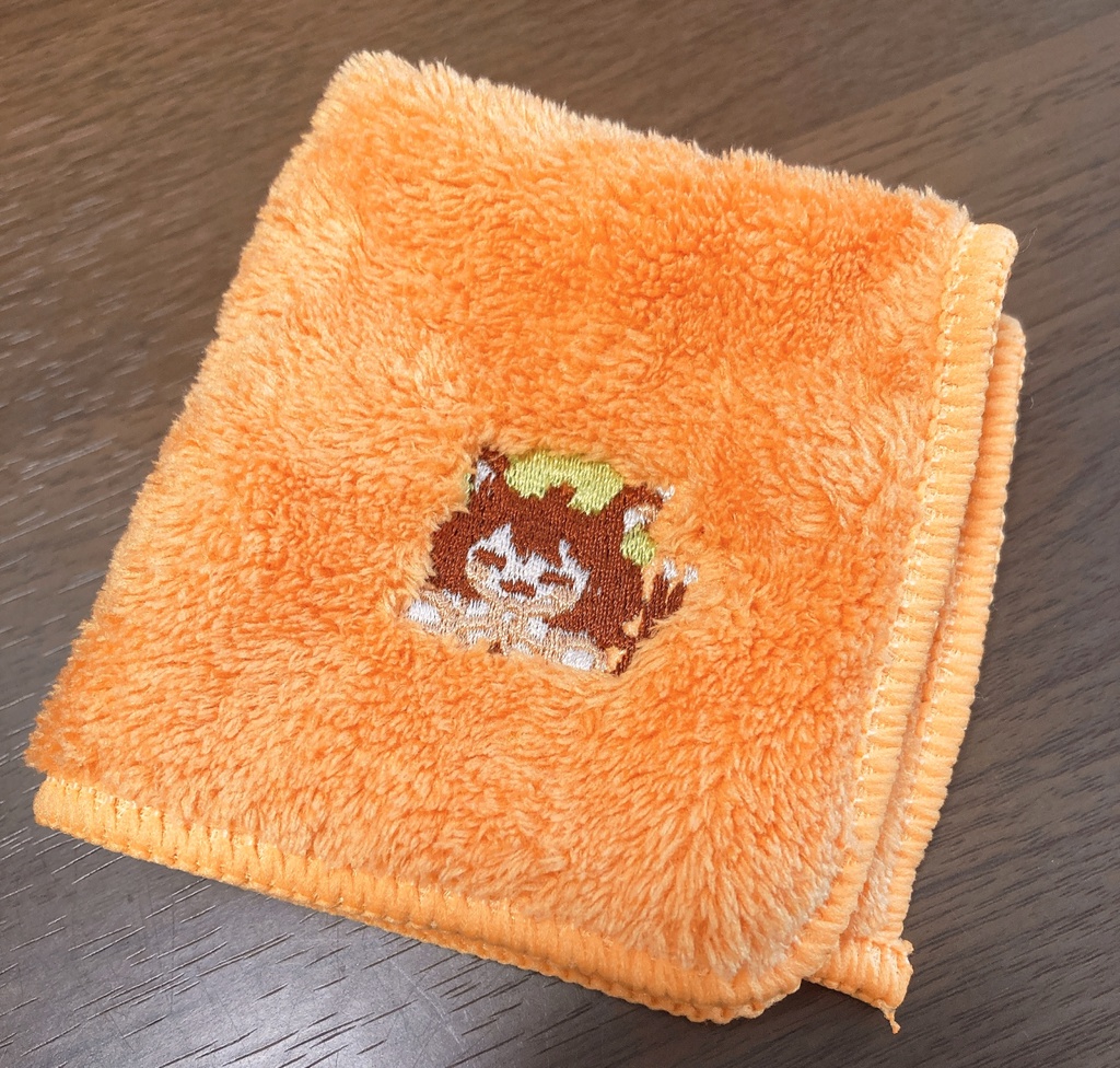 【受注予約】橙の刺しゅう入りハンカチ