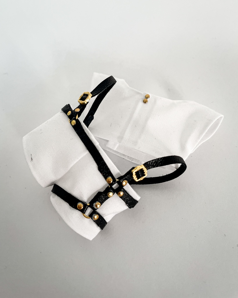 サスペンダースーツ