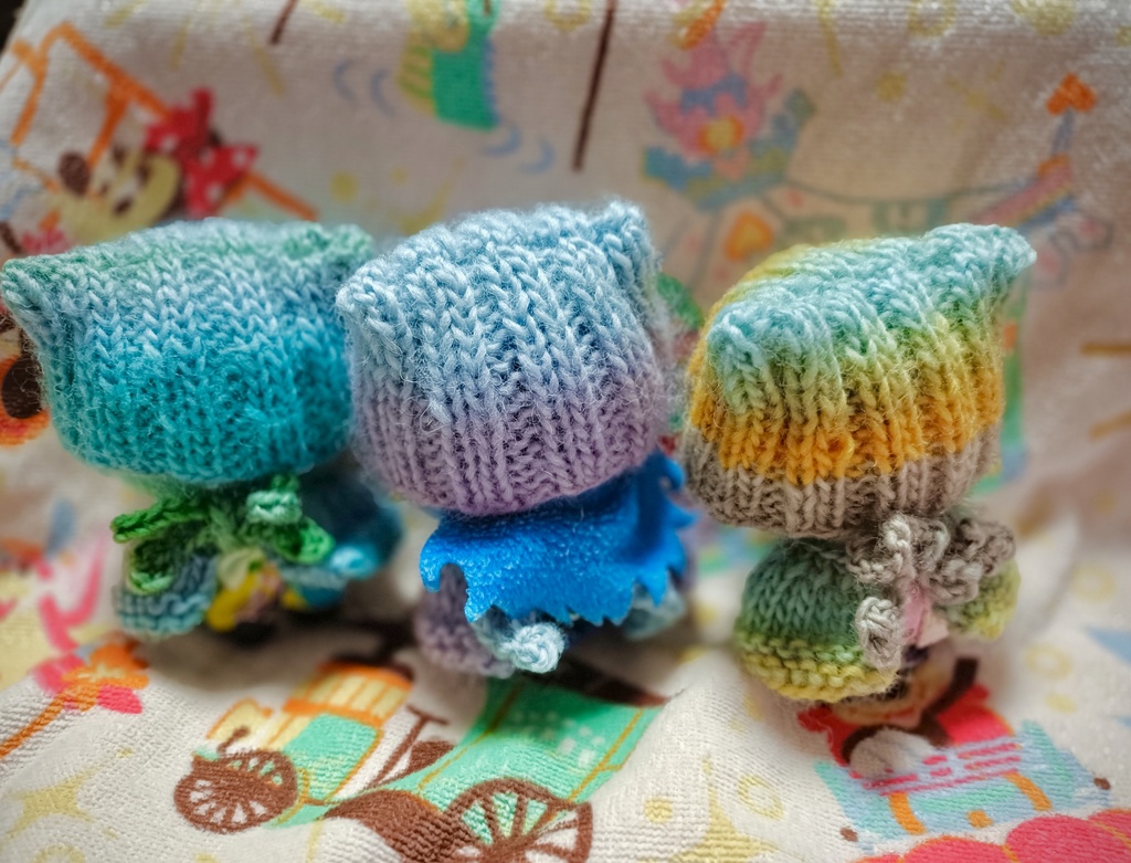 グラーデション毛糸のネコ耳帽子&ケープ