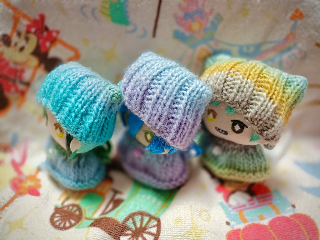 グラーデション毛糸のネコ耳帽子&ケープ