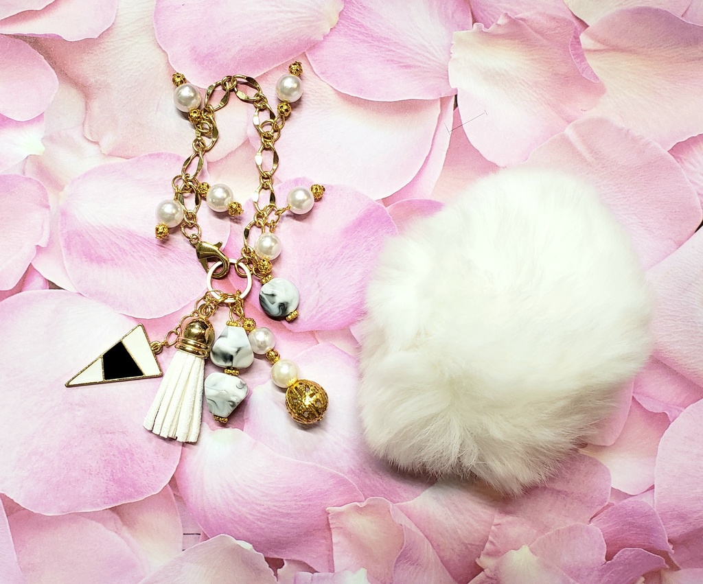 H H ナックル バインイメージファーバッグチャーム ファー着脱可 ねもふぃら Booth