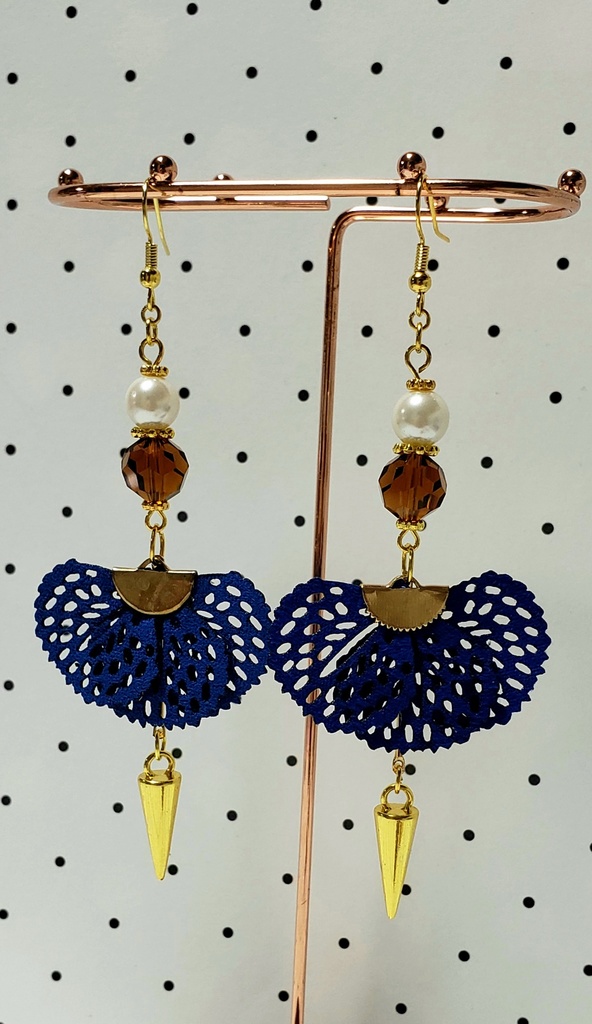 【吸死】ケイ・カンタロウイメージピアス【イヤリング交換可】