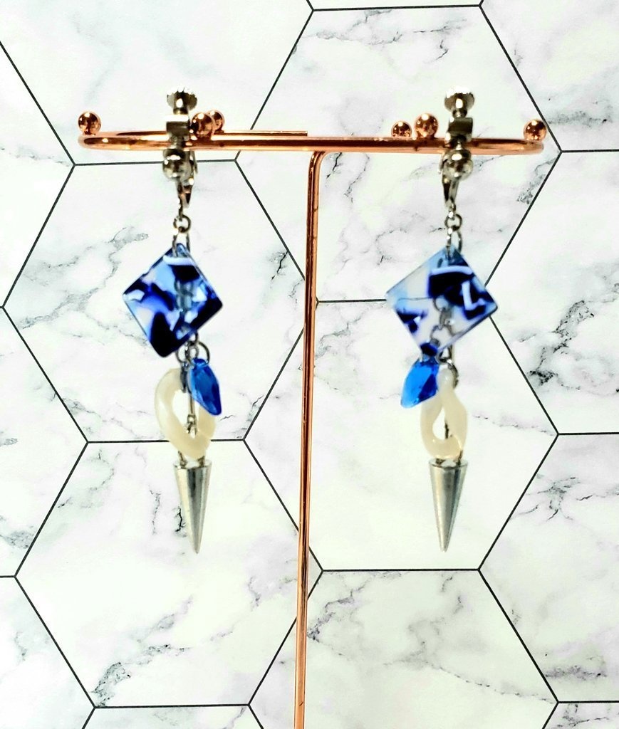 【吸死】カンタロウイメージイヤリング【ピアス交換可】