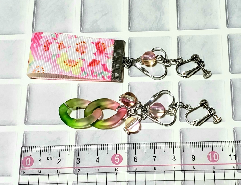 【鬼滅】甘露寺蜜璃イメージイヤリング【ピアス交換可】※期間限定値下げ中