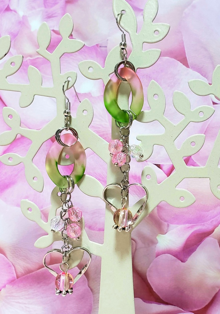 【鬼滅】甘露寺蜜璃イメージピアス【イヤリング交換可】※期間限定値下げ中