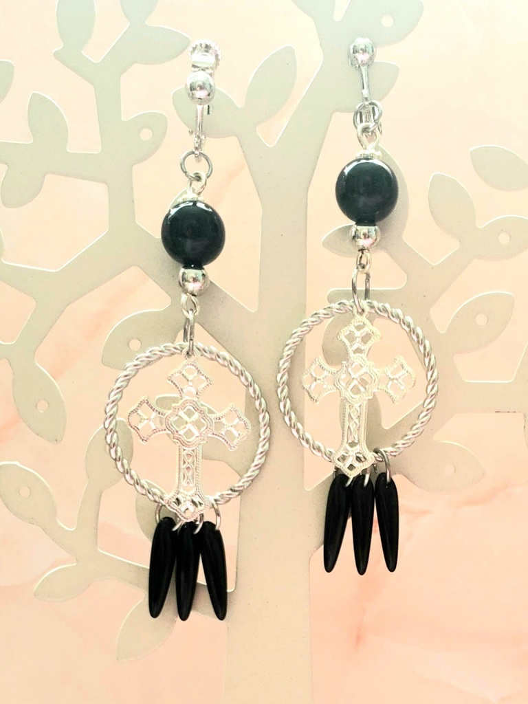 【吸死】黒き杭のクラージィイメージイヤリング【ピアス交換可】