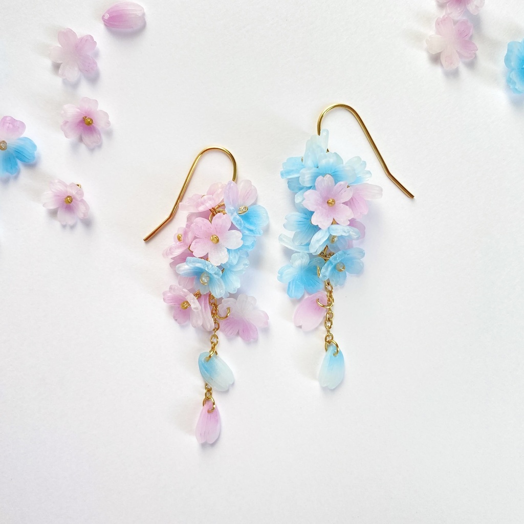 空色桜の耳飾り ピアス/イヤリング