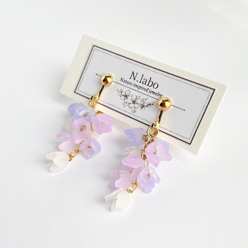 藤色の花(ショート) 揺れるピアス/イヤリング