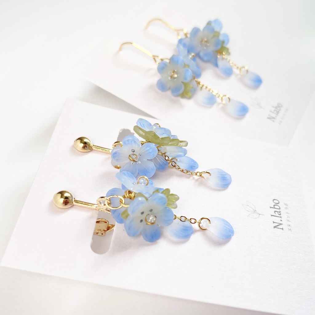 揺れるネモフィラ ピアス/イヤリング
