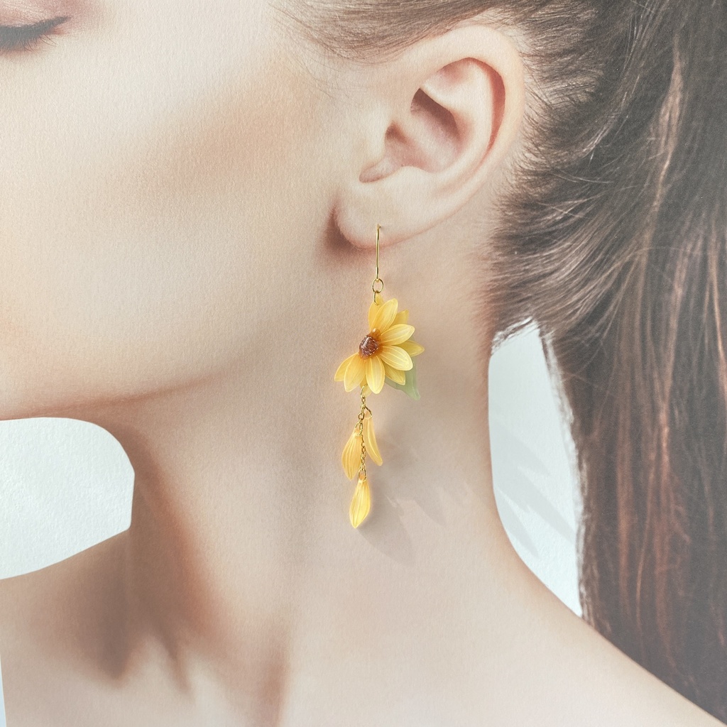 揺れる向日葵 ピアス/イヤリング