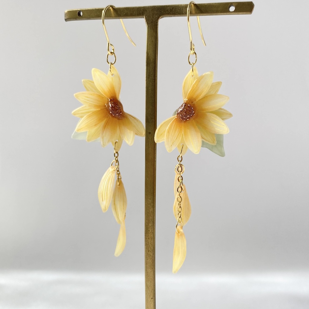 揺れる向日葵 ピアス/イヤリング