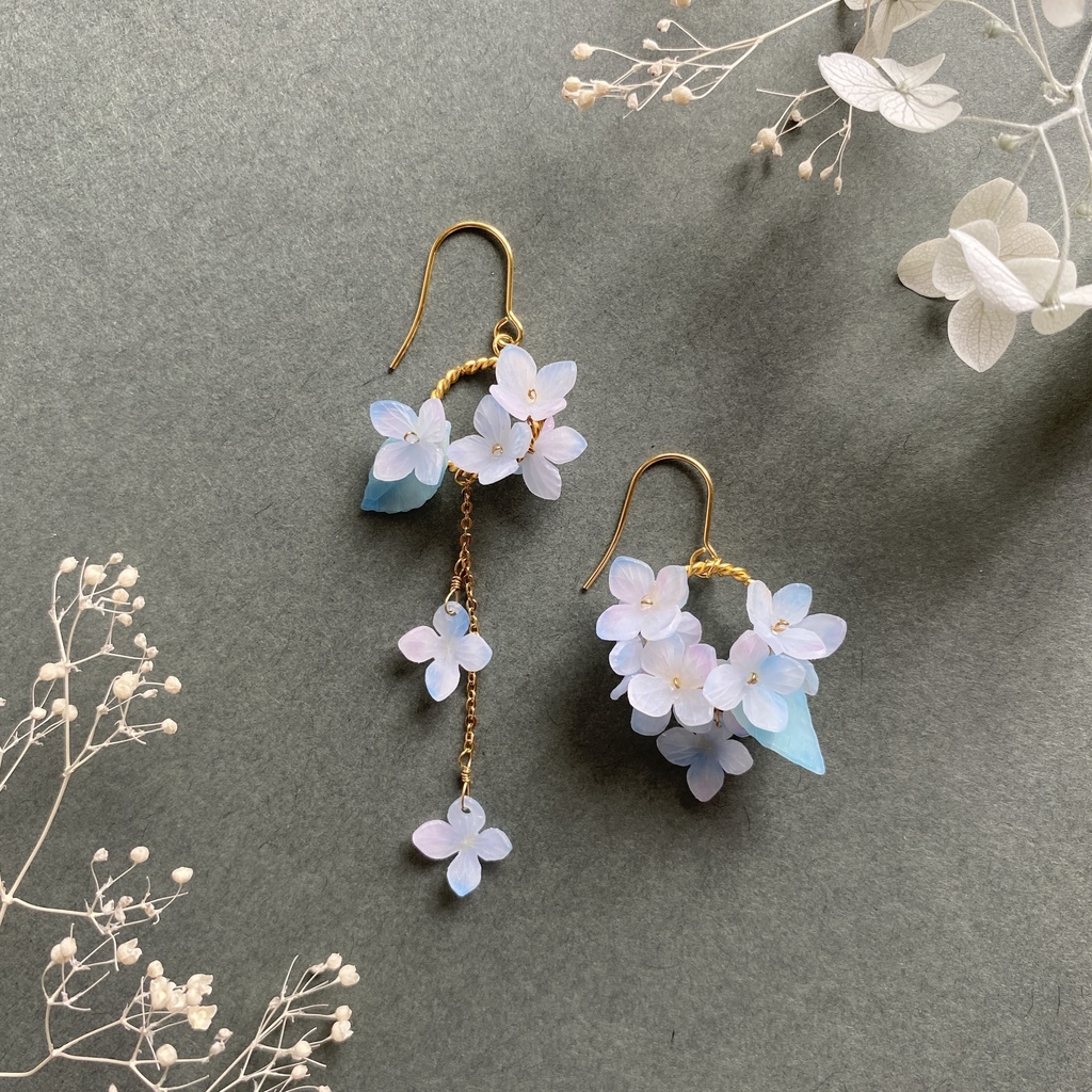 淡色紫陽花の耳飾り ピアス/イヤリング