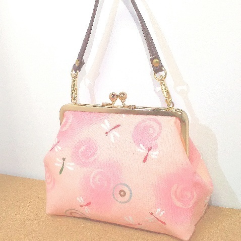 持ち手つきがま口ポーチ　トンボ　ピンク