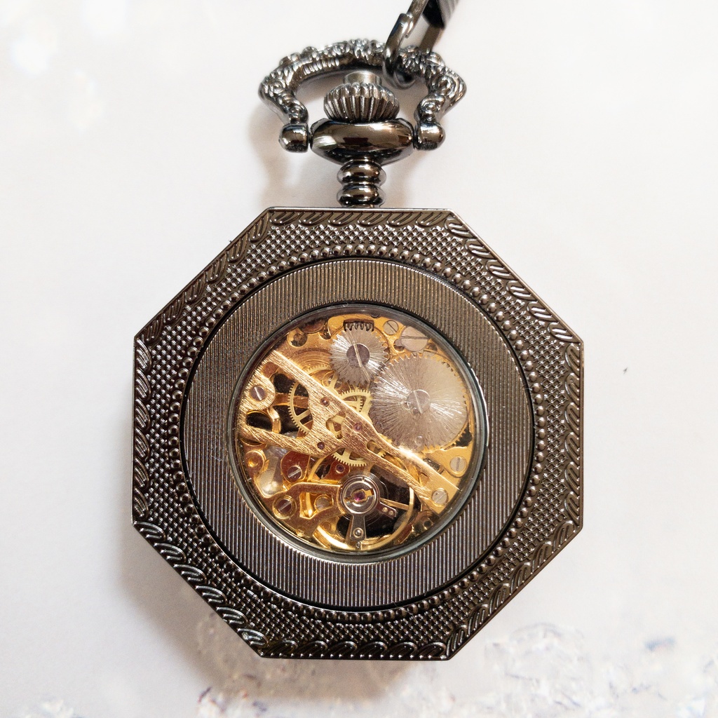 受注再販 装飾手巻き式懐中時計 使い魔