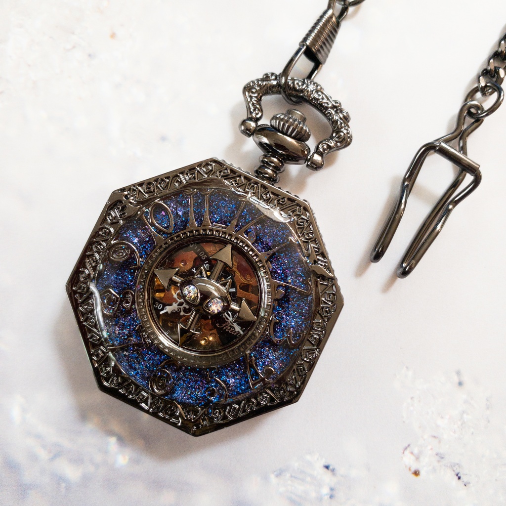 受注再販 装飾手巻き式懐中時計 使い魔