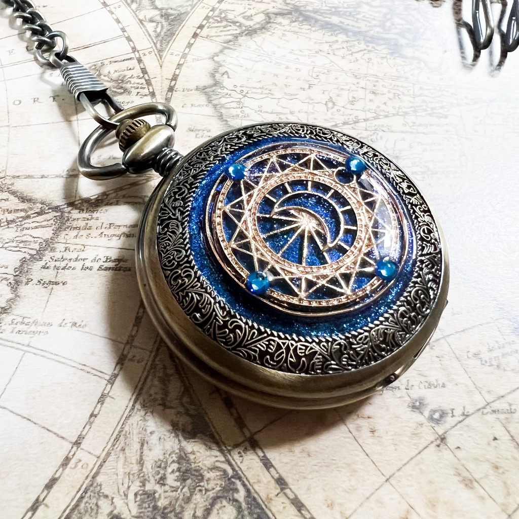 受注再販 装飾手巻き式懐中時計 魔法陣 月
