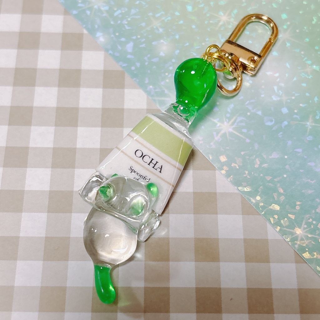 いたずらにゃんこのキーホルダー【緑💚：おちゃ】