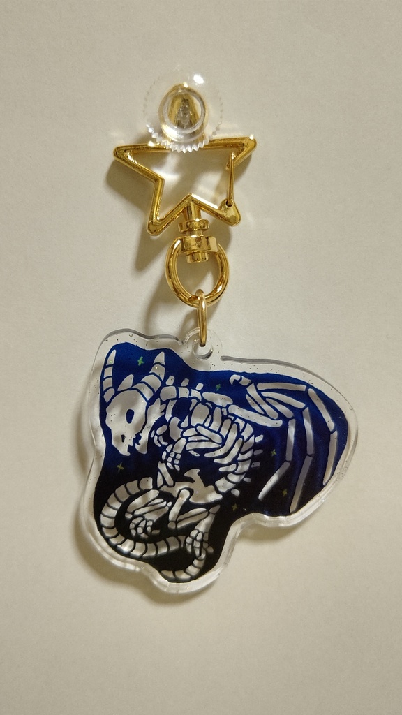 カラフルクリアなドラゴンの骨アクキー