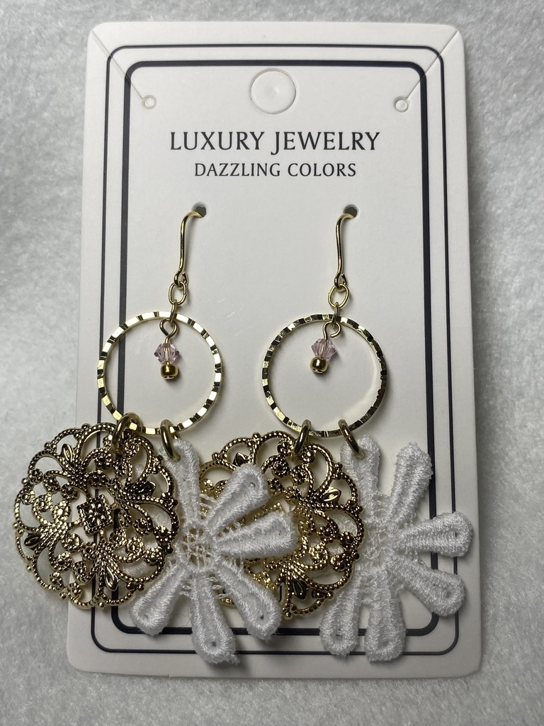 花のピアス