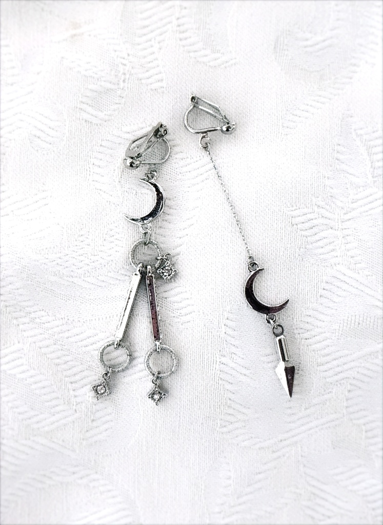 留文得意武器モチーフイヤリング