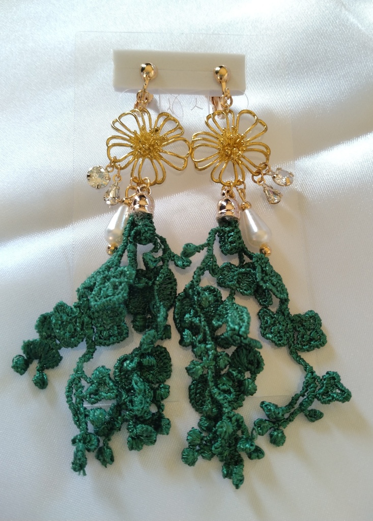 緑レースのイヤリング