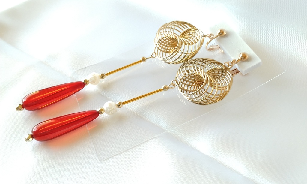 金色フープのイヤリング