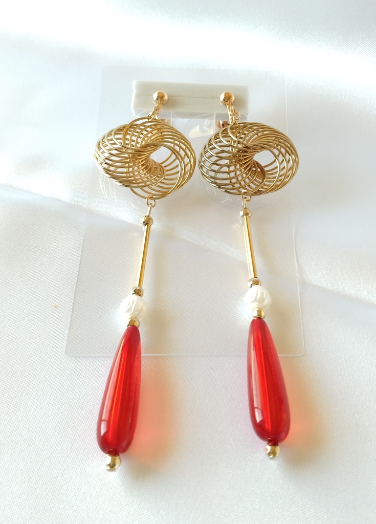 金色フープのイヤリング