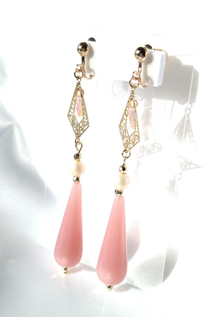 桃雫のキラキライヤリング